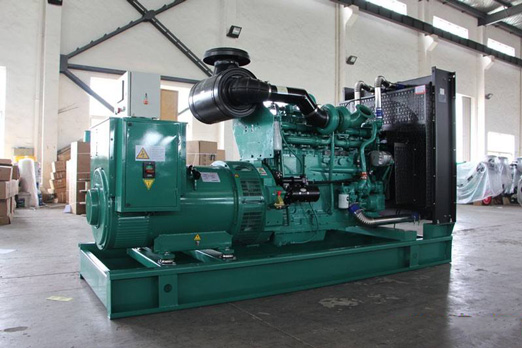 容城320kw康明斯柴油发电车出租